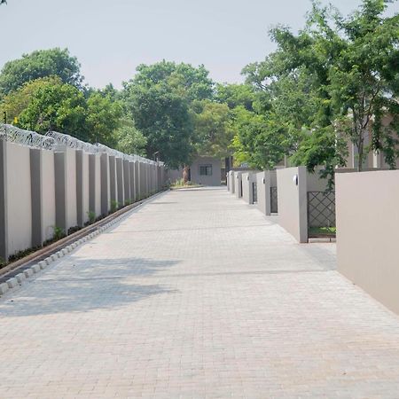 Longhorn Executive Apartments Lusaka Extérieur photo